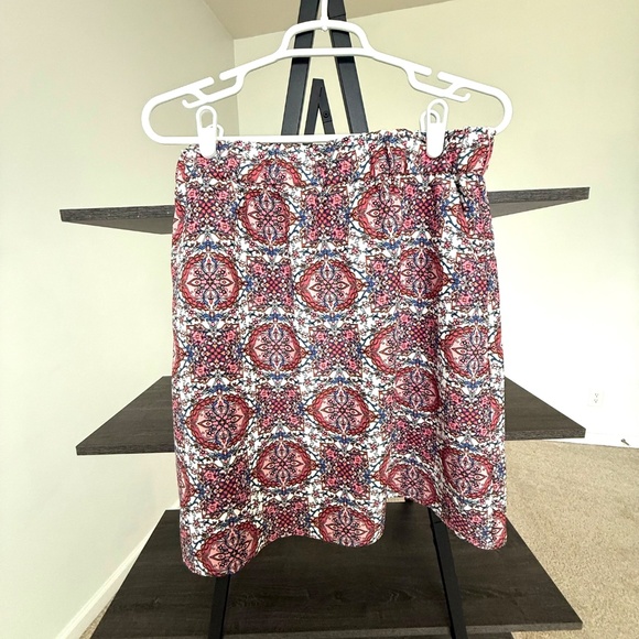 LOFT Dresses & Skirts - LOFT Mini Skirt Pink Blue White Pattern Size S